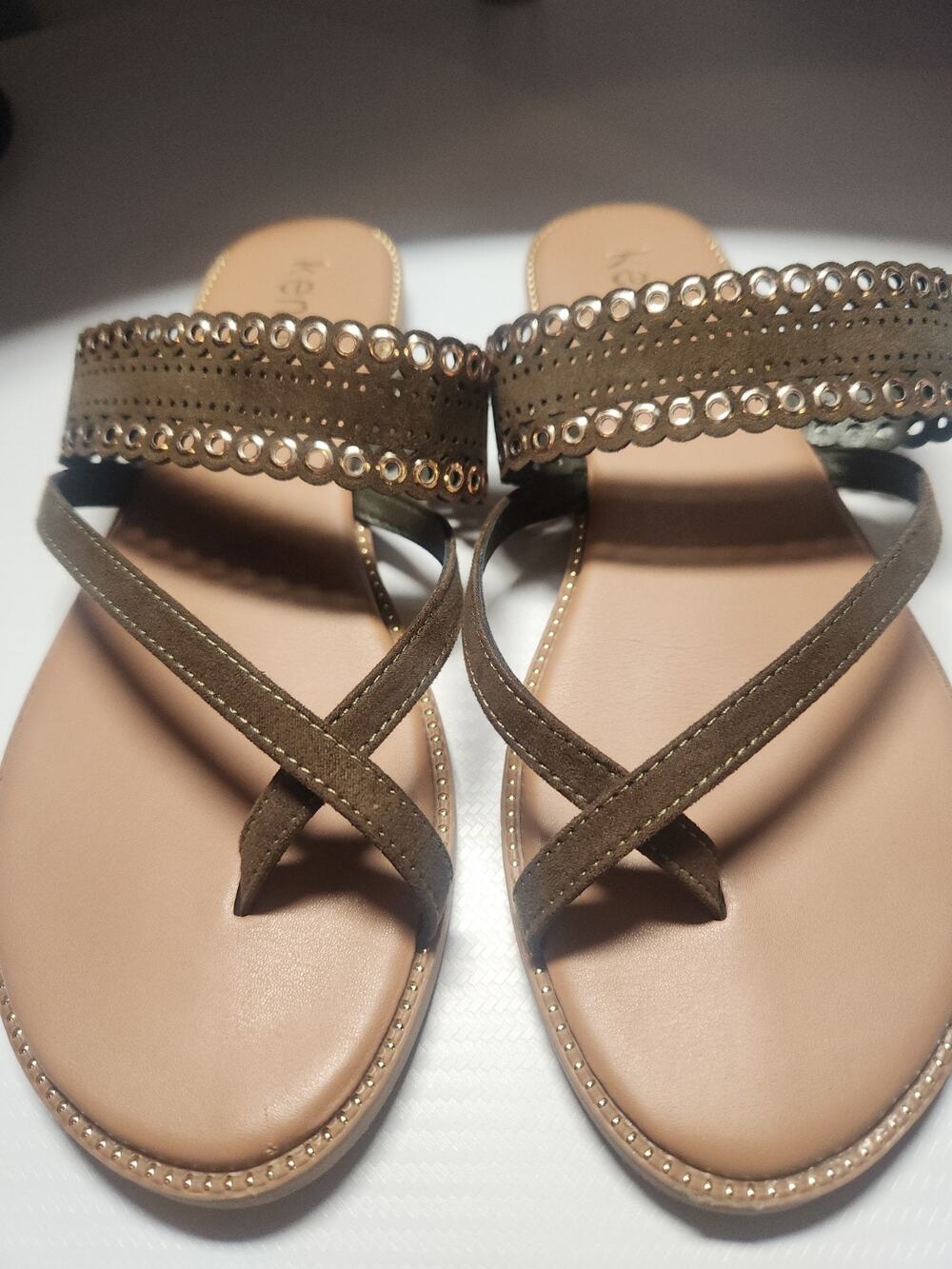 Kensie Maddy Women's Olive Grommet Thong Slide Sandals Size 8